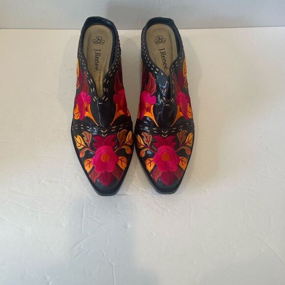 Women's Floral Embroidered Black Shoes - Picture 1 of 8